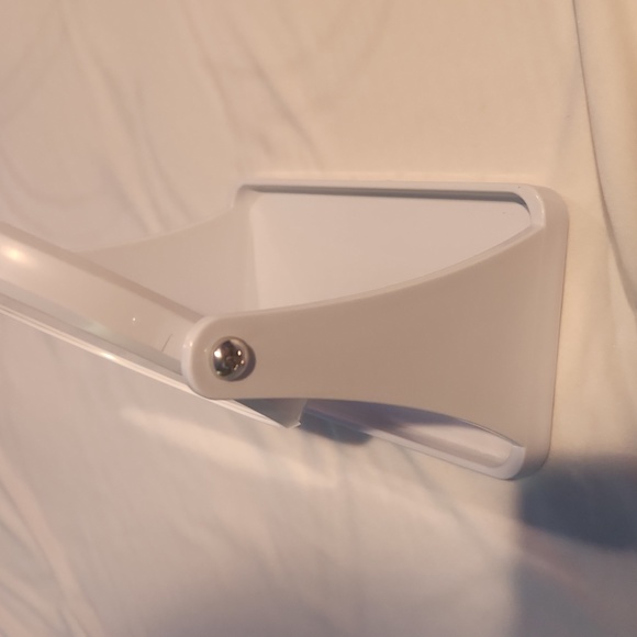 White double-sided vanity mirror with one side magnified. - Picture 5 of 5